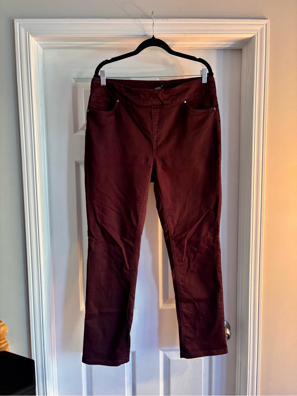 Straight-Leg Pull-On Pants in Burgundy